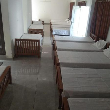 Jayalakshmi Rooms Vaduvanchal Exteriér fotografie