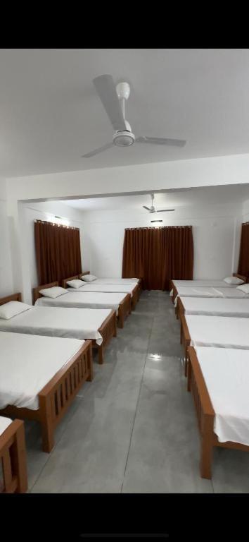 Jayalakshmi Rooms Vaduvanchal Exteriér fotografie