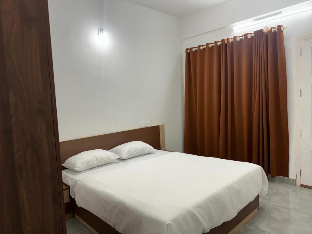 Jayalakshmi Rooms Vaduvanchal Exteriér fotografie